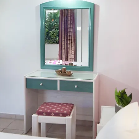 Theoni Apartment
